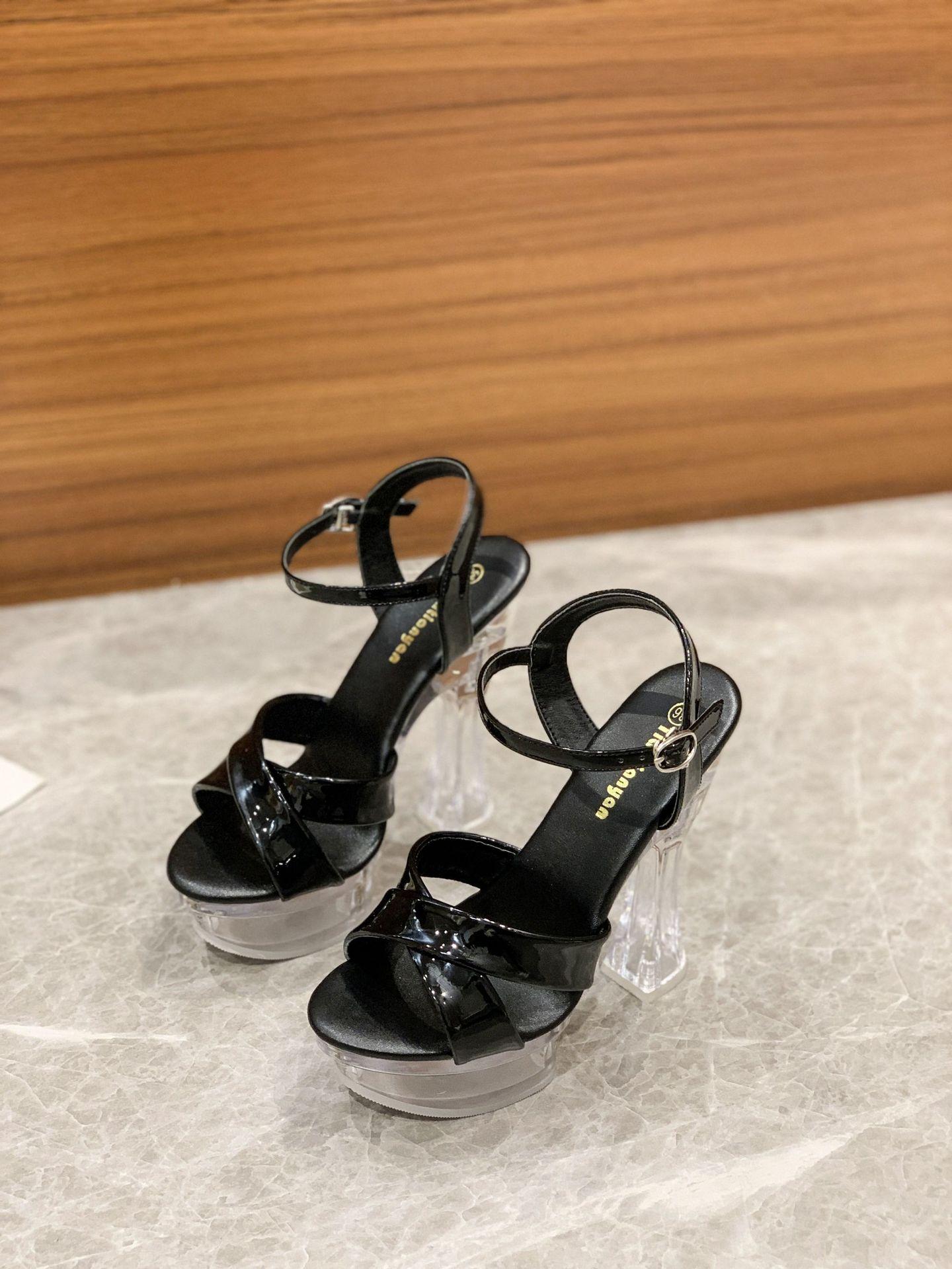 Patent leather high-heeled sandals women s new sexy cross thick heel versatile one-word buckle strap super high single shoes 39 чорний
Patent leather high-heeled sandals women s new sexy cross thick heel versatile one-word buckle strap super high single shoes 39 чорний