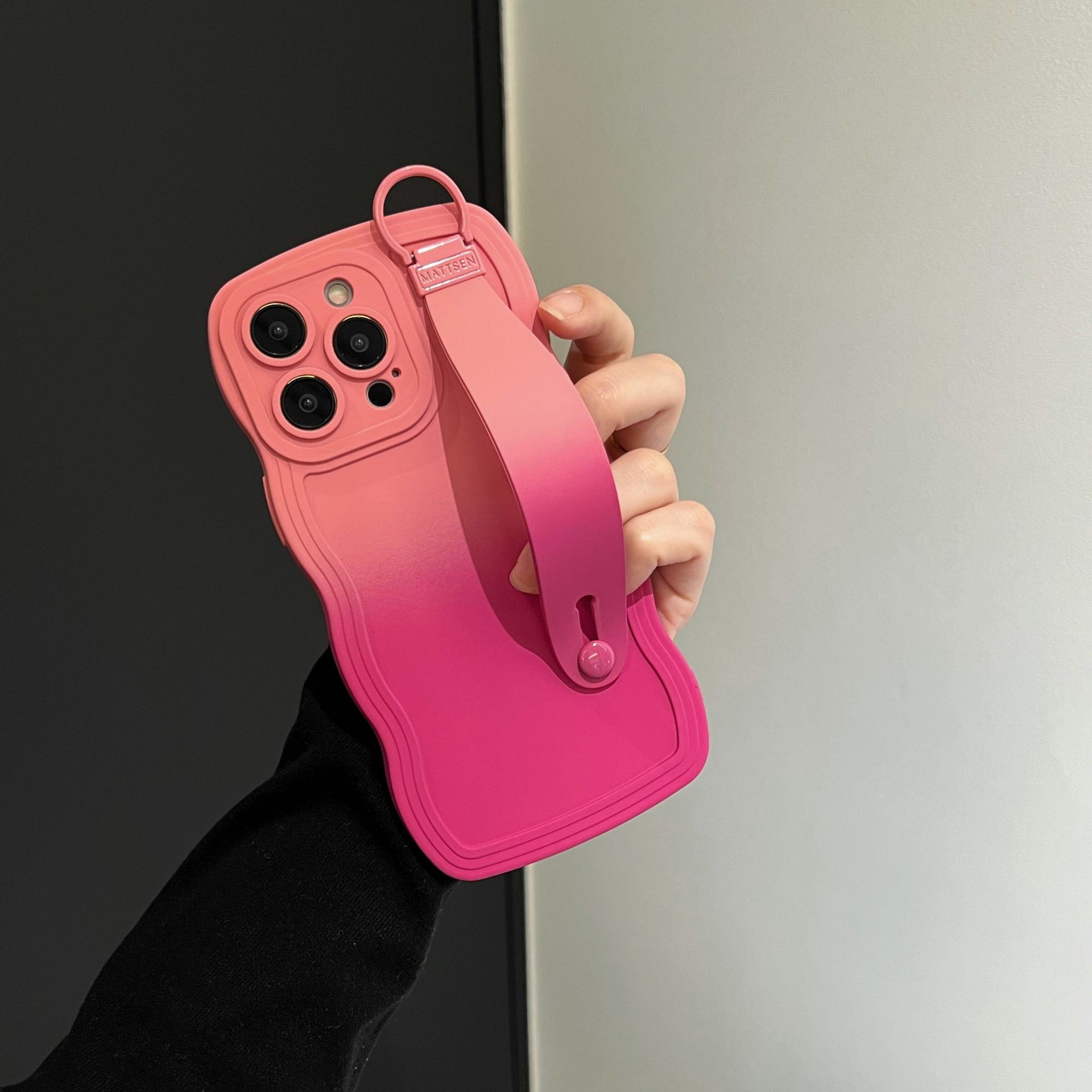 Подходит для браслета-подставки для iPhone 16E, чехол для телефона Apple 15promax, градиентная волна, защитный чехол 14 iPhone6P/6SP
Подходит для браслета-подставки для iPhone 16E, чехол для телефона Apple 15promax, градиентная волна, защитный чехол 14 iPhone6P/6SP