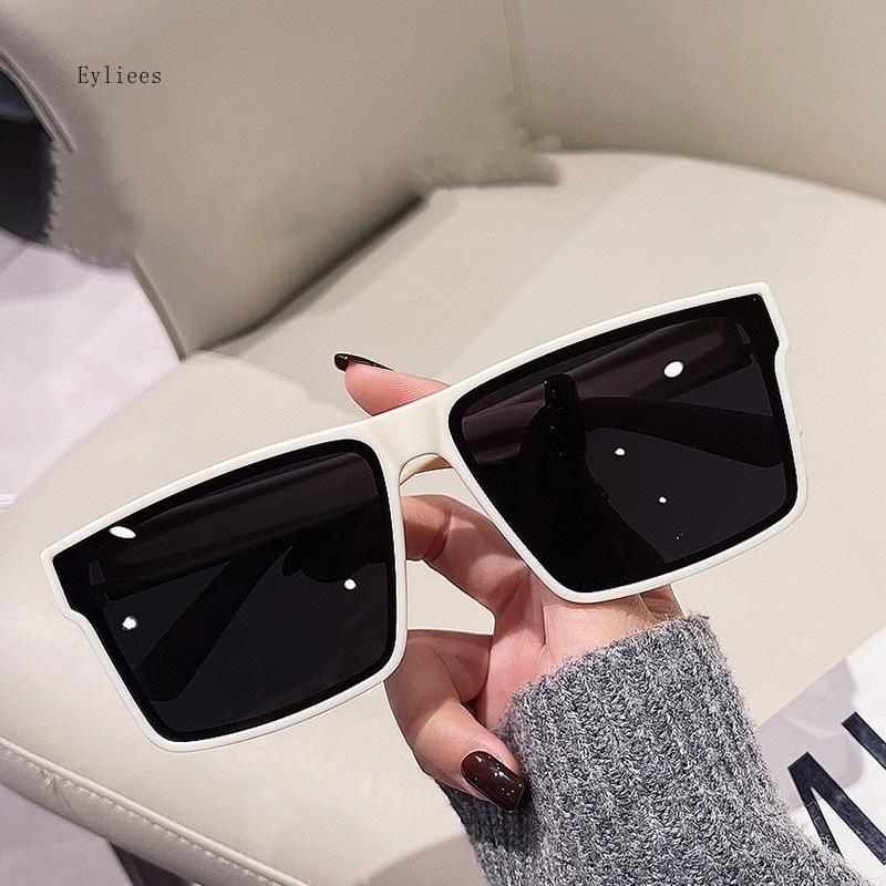 New Large Frame Square Sunglasses Women s Brand Designer Fashion Sun Glasses Summer Trend Lady Eyewear UV400 Oculos De Sol
New Large Frame Square Sunglasses Women s Brand Designer Fashion Sun Glasses Summer Trend Lady Eyewear UV400 Oculos De Sol