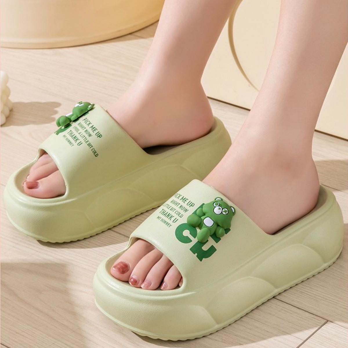 Летние пляжные тапочки EVA для женщин, нескользящая платформа, простые однотонные цветные сандалии с принтом букв и милым медведем 35-40
Летние пляжные тапочки EVA для женщин, нескользящая платформа, простые однотонные цветные сандалии с принтом букв и милым медведем 35-40