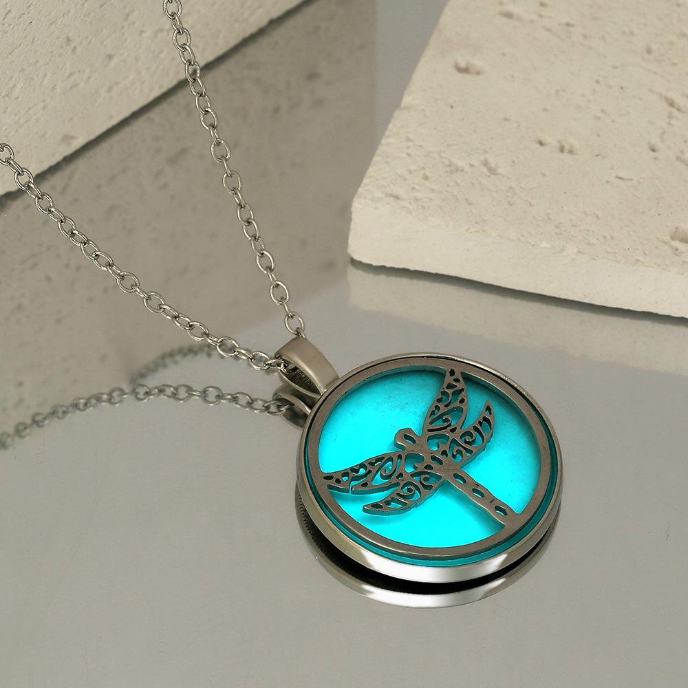 Luminous Dragonfly Pendant Necklace - European & American Style, Creative & Simple Design
Luminous Dragonfly Pendant Necklace - European & American Style, Creative & Simple Design