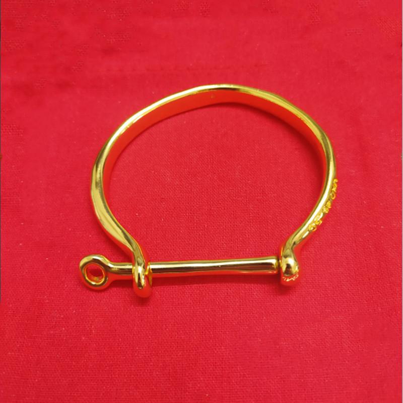 Подкова на удачу браслет посеребренный ювелирный подарок
Подкова на удачу браслет посеребренный ювелирный подарок