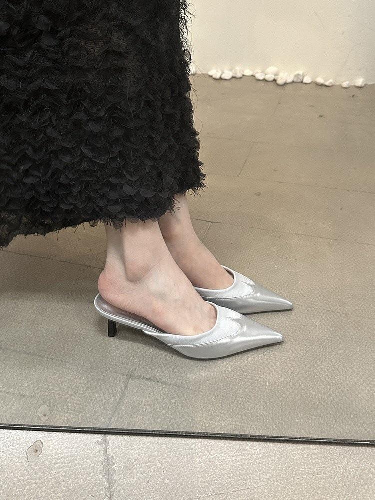 2025 spring and summer new bag head half slippers women wear French temperament fairy stiletto with Mueller shoes 40
2025 spring and summer new bag head half slippers women wear French temperament fairy stiletto with Mueller shoes 40