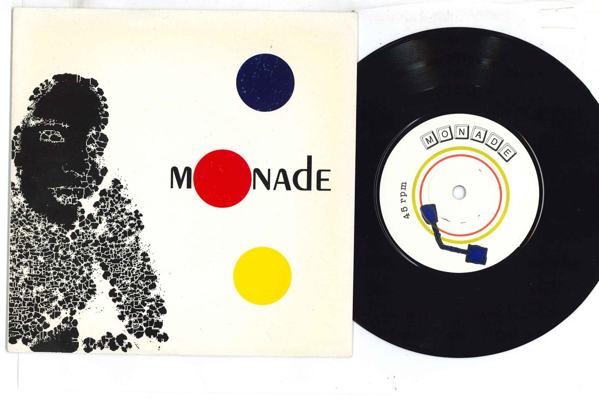 7inch Record MONADE,MONADE - Sunrise Telling APART003 THE APARTMENT 1996 UK Rock Used
7inch Record MONADE,MONADE - Sunrise Telling APART003 THE APARTMENT 1996 UK Rock Used