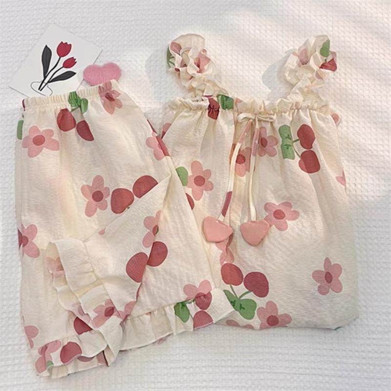 In summer, you can wear a two-piece set of pajamas with small flowers and women s suspender shorts. Student dormitory casual loose loungewear S
In summer, you can wear a two-piece set of pajamas with small flowers and women s suspender shorts. Student dormitory casual loose loungewear S