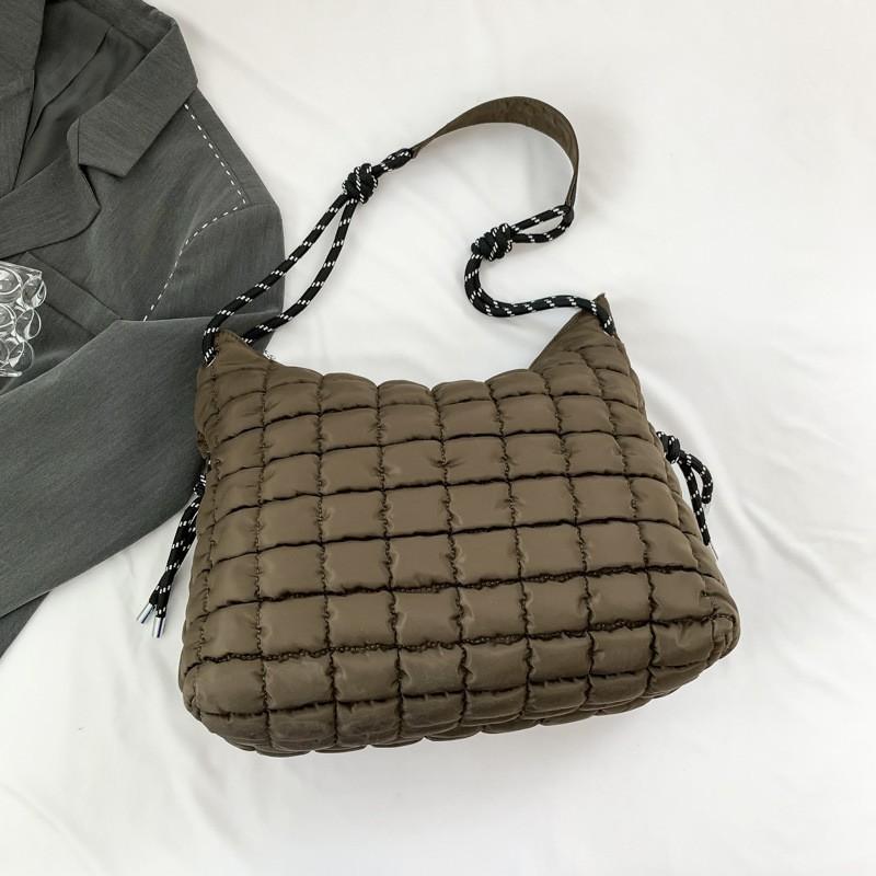 Internet Celebrity Fashionable One-shoulder Bubble Bag Niche Unique Commuting Tote Large-capacity Cotton Suit
Internet Celebrity Fashionable One-shoulder Bubble Bag Niche Unique Commuting Tote Large-capacity Cotton Suit