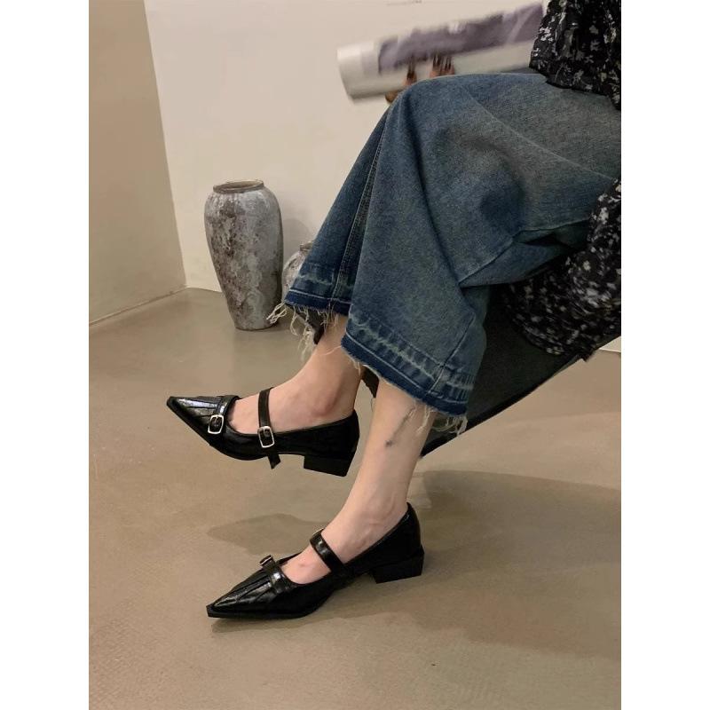 Французские толстые каблуки с острым носком Туфли Мэри Джейн Женские летние черные темпераментные маленькие кожаные туфли 40 чёрный
Французские толстые каблуки с острым носком Туфли Мэри Джейн Женские летние черные темпераментные маленькие кожаные туфли 40 чёрный