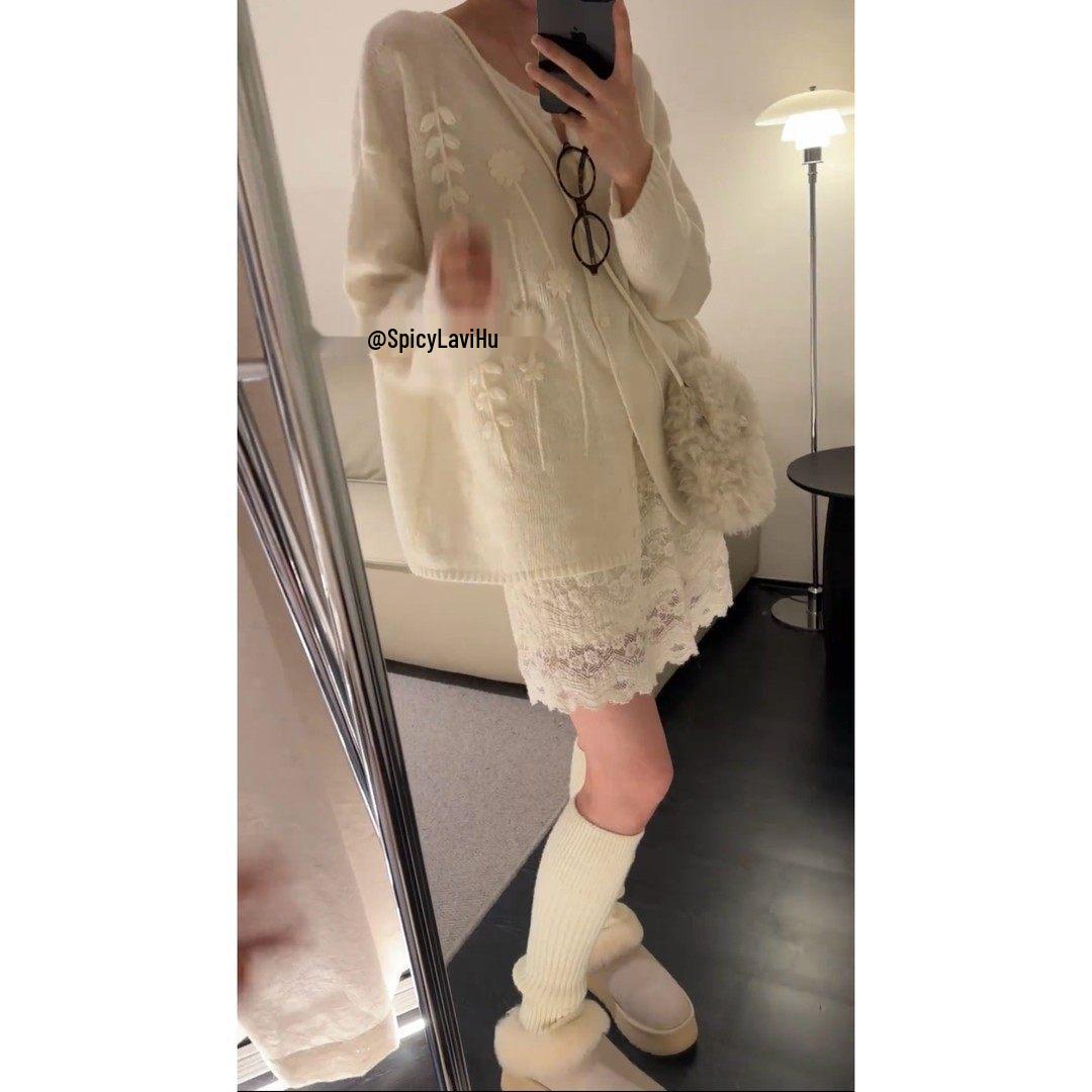 Korean Winter Floral Lace Knit Cardigan & Skirt Set for Women S (Recommended 40-48 kg)
Korean Winter Floral Lace Knit Cardigan & Skirt Set for Women S (Recommended 40-48 kg)