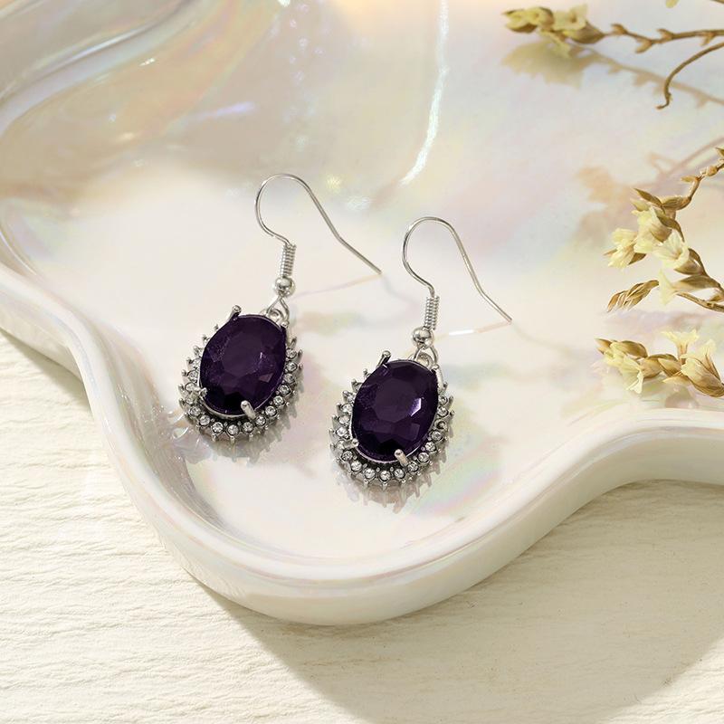 Премиальные серьги в стиле легкой роскоши, нишевые универсальные женские серьги с бриллиантами, фабрика-поставщик фиолетовый
Премиальные серьги в стиле легкой роскоши, нишевые универсальные женские серьги с бриллиантами, фабрика-поставщик фиолетовый