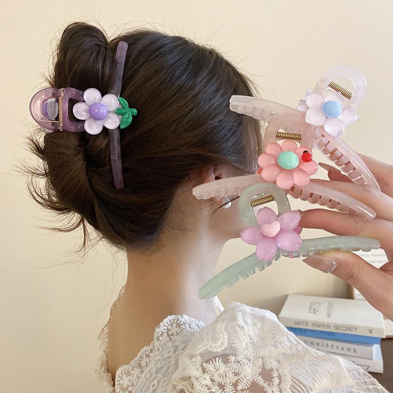 Acrylic flower simple hairpin college simple ins wind hair grab fashion versatile and elegant niche hair accessories
Acrylic flower simple hairpin college simple ins wind hair grab fashion versatile and elegant niche hair accessories
