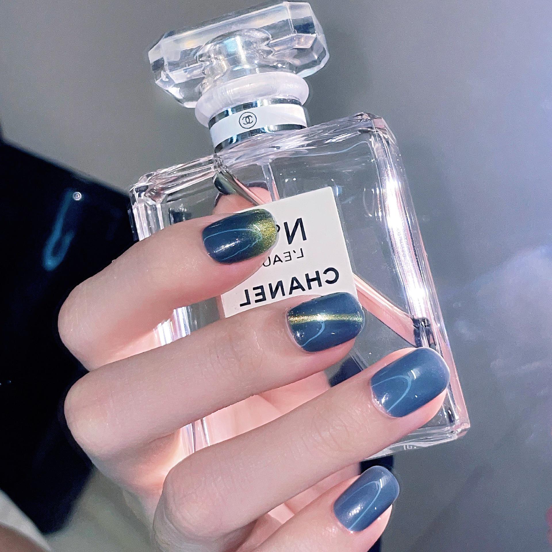 24 штуки синих накладных ногтей «кошачий глаз»: Короткий квадрат, ручная работа, носимый и съемный
24 штуки синих накладных ногтей «кошачий глаз»: Короткий квадрат, ручная работа, носимый и съемный