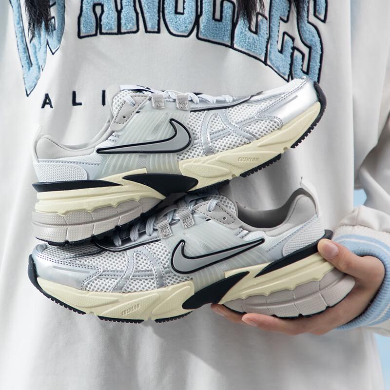 Nike FD0736-100 Casual Shoes 6.5
Nike FD0736-100 Casual Shoes 6.5
