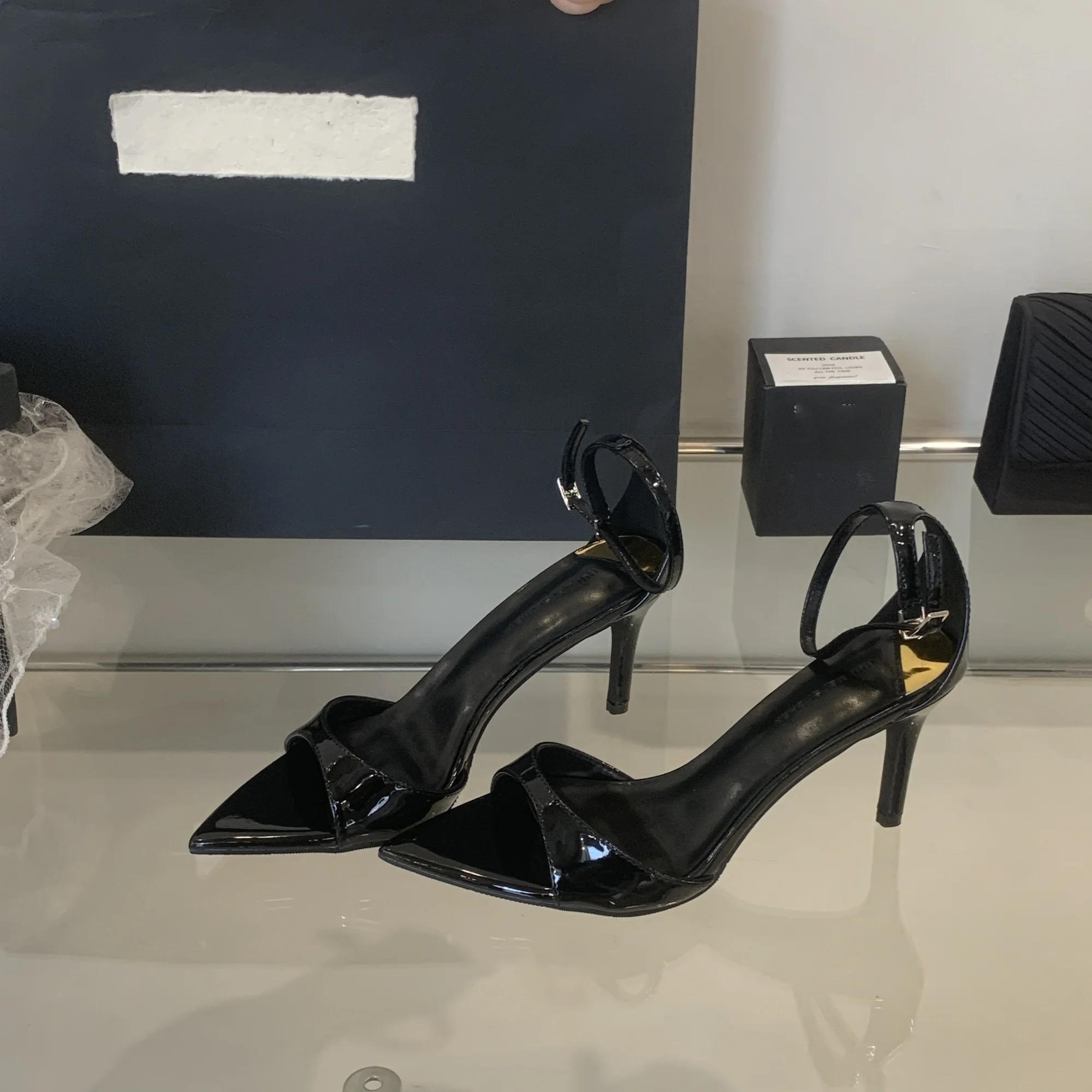 Fashion 2025 Summer Women Fashion Sexy Pointed Toe Patent Leather Buckle Party Wedding High Heeled Sandals 40
Fashion 2025 Summer Women Fashion Sexy Pointed Toe Patent Leather Buckle Party Wedding High Heeled Sandals 40
