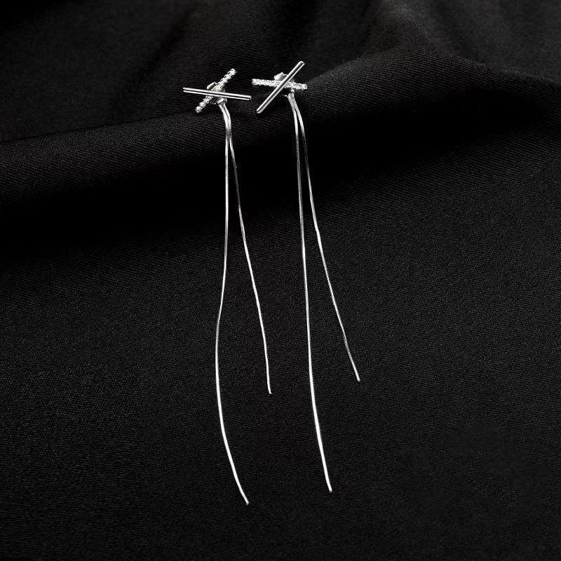 Fashionable And Simple Long Tassel Earrings Suitable For Men And Women Cool And Personalized Silver Daily Jewelry Gifts серебряный
Fashionable And Simple Long Tassel Earrings Suitable For Men And Women Cool And Personalized Silver Daily Jewelry Gifts серебряный