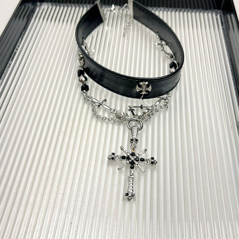 Готический панк черный кожаный ошейник с крестом женский чокер кольцо на шею ожерелье Yabi Accessories ожерелье украшение Cross Leather choker
Готический панк черный кожаный ошейник с крестом женский чокер кольцо на шею ожерелье Yabi Accessories ожерелье украшение Cross Leather choker