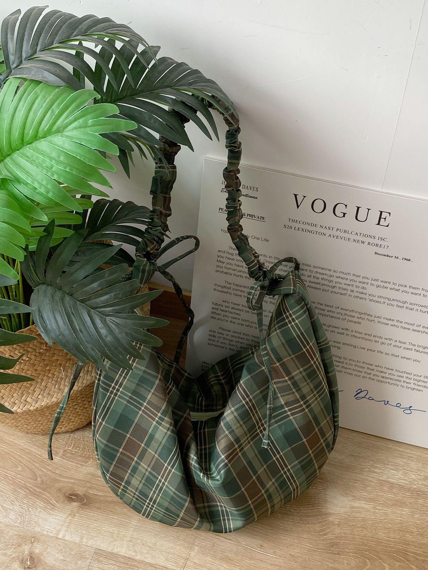 Autumn Vintage Plaid Shoulder Bags for Women Large Capacity Ladies Underarm Crossbody Bag Casual Girls Drawstring Tote Handbag зелений
Autumn Vintage Plaid Shoulder Bags for Women Large Capacity Ladies Underarm Crossbody Bag Casual Girls Drawstring Tote Handbag зелений