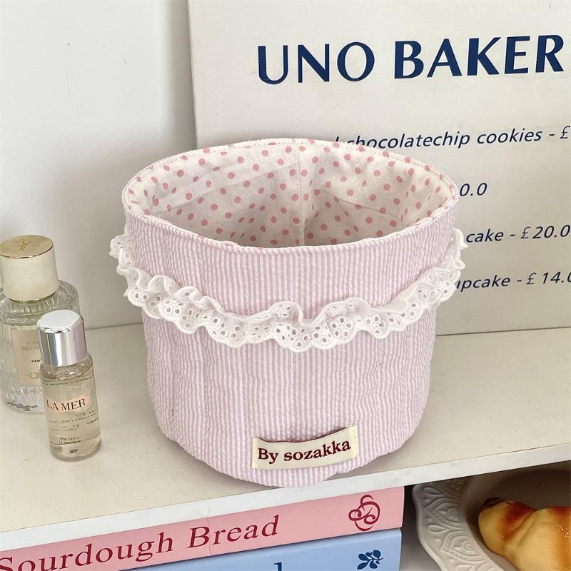 Korean quilted girl fabric storage basket desktop storage finishing basket cylinder sundries snack storage basket
Korean quilted girl fabric storage basket desktop storage finishing basket cylinder sundries snack storage basket