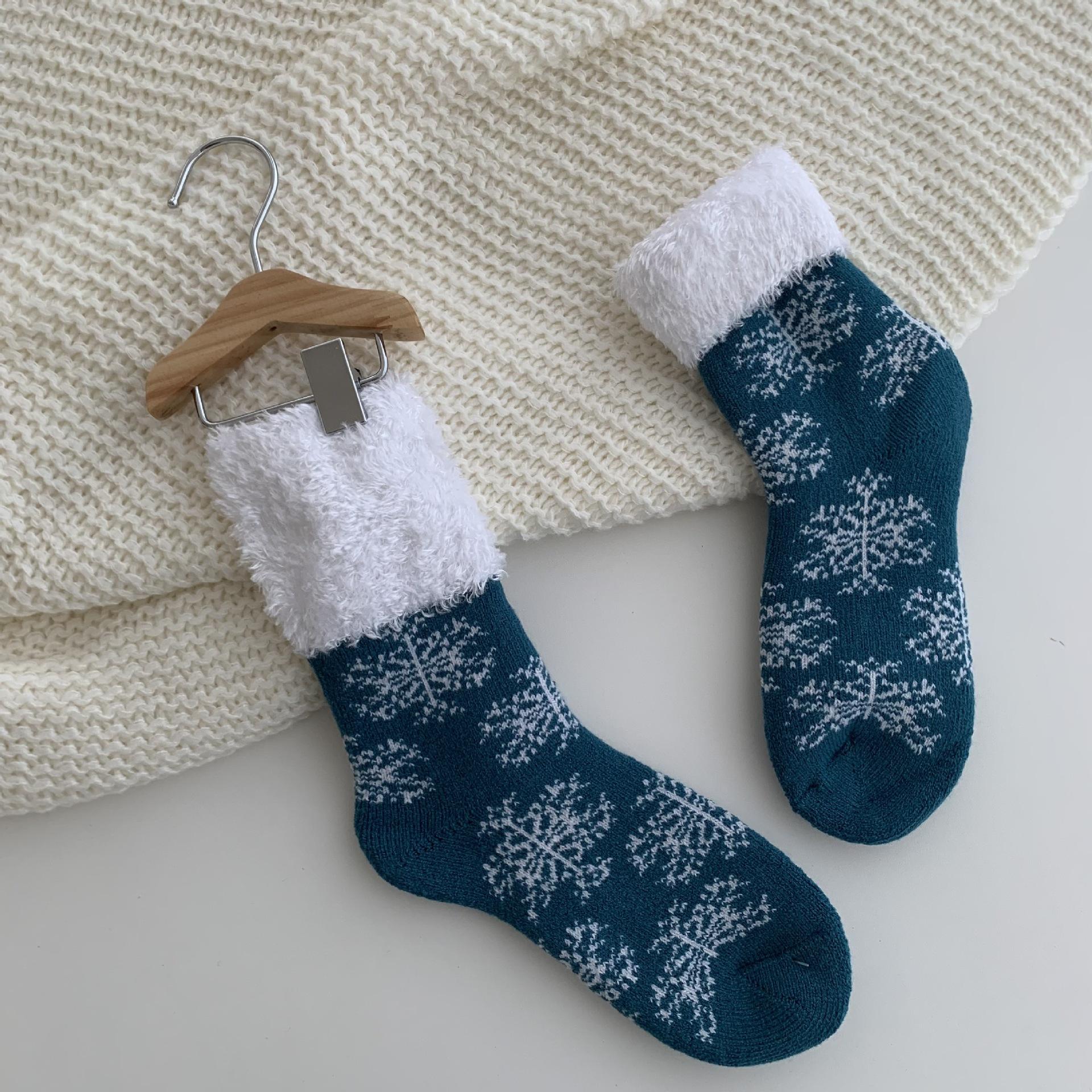 Cross-Border Christmas Socks, Women S Floor Socks, Adult Winter Fleece Snow Socks, Wind And Snowflake Sleeping Carpet Socks One size peacock синього кольору
Cross-Border Christmas Socks, Women S Floor Socks, Adult Winter Fleece Snow Socks, Wind And Snowflake Sleeping Carpet Socks One size peacock синього кольору
