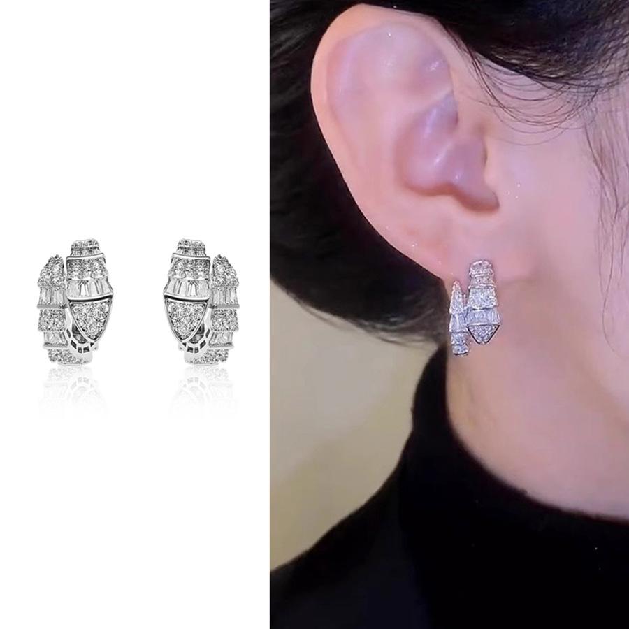 Snake earrings women s stud earrings temperament niche earrings 2025 new high-end circle earrings
Snake earrings women s stud earrings temperament niche earrings 2025 new high-end circle earrings