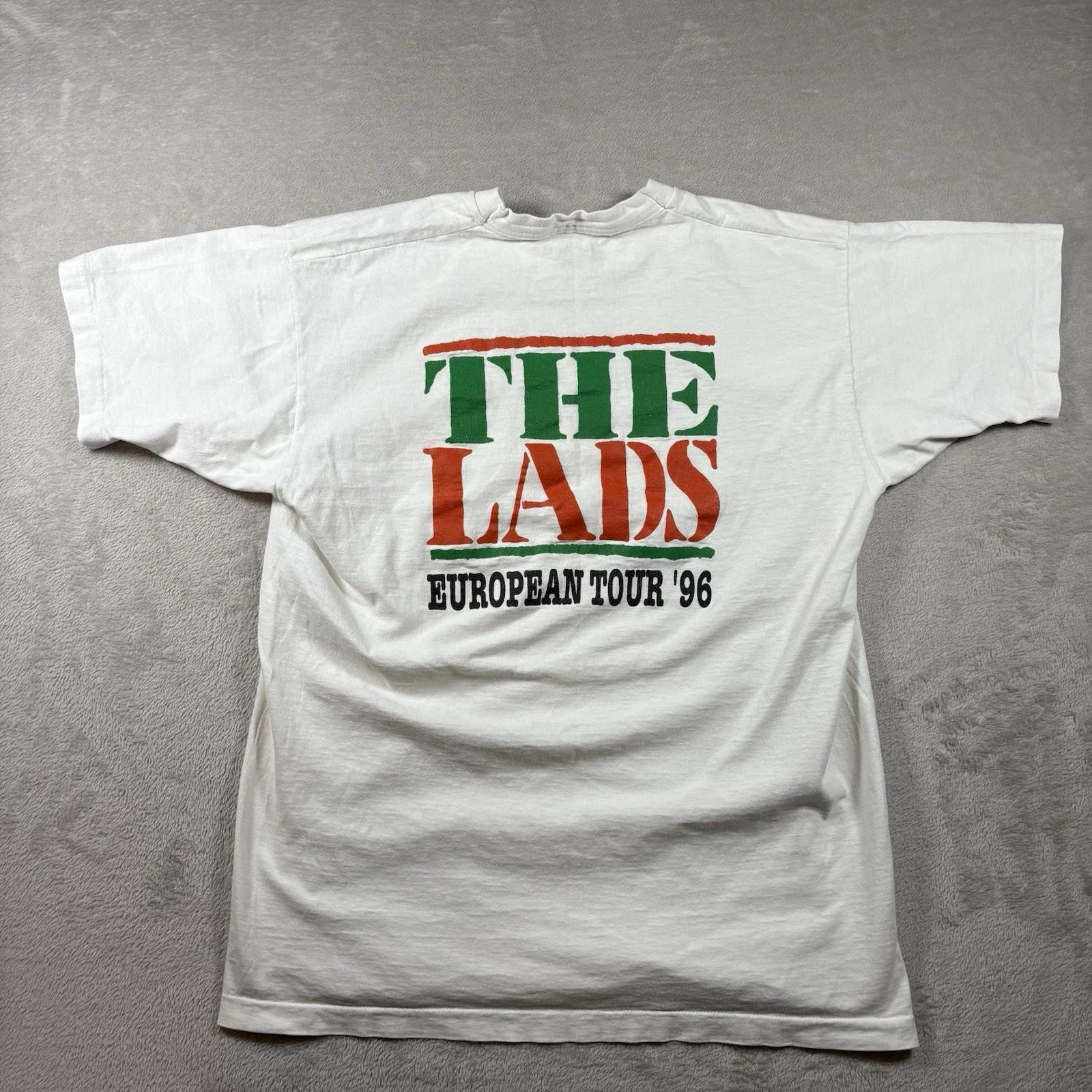 The Macc Lads World Tour European 1996 Tour Shirt Men’s XL White #1410 XL
The Macc Lads World Tour European 1996 Tour Shirt Men’s XL White #1410 XL