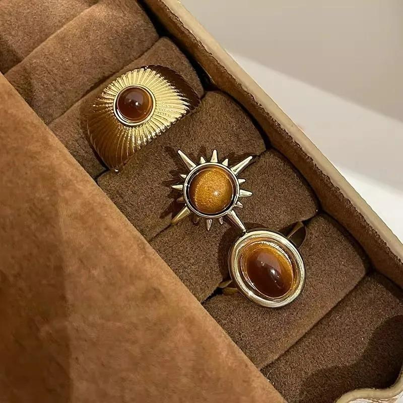 Retro Brown Stone Rings for Women Girls Sun Irregular Gold Color Aesthetic Rings Opening Adjustable Ring Fashion Zircon Gifts
Retro Brown Stone Rings for Women Girls Sun Irregular Gold Color Aesthetic Rings Opening Adjustable Ring Fashion Zircon Gifts