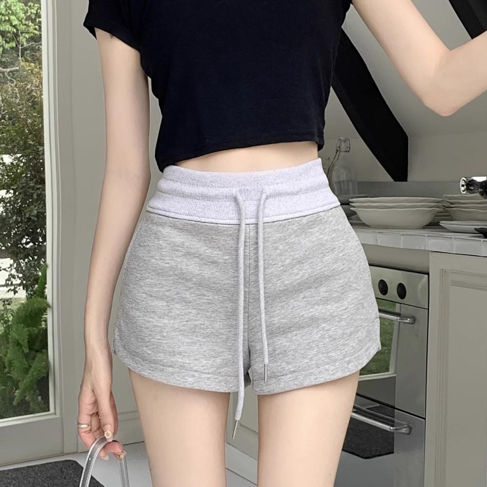 Petite High-Waist Gray Sports Shorts for Women - Summer A-line Style, Slimming, Casual, Super Short XS серый
Petite High-Waist Gray Sports Shorts for Women - Summer A-line Style, Slimming, Casual, Super Short XS серый