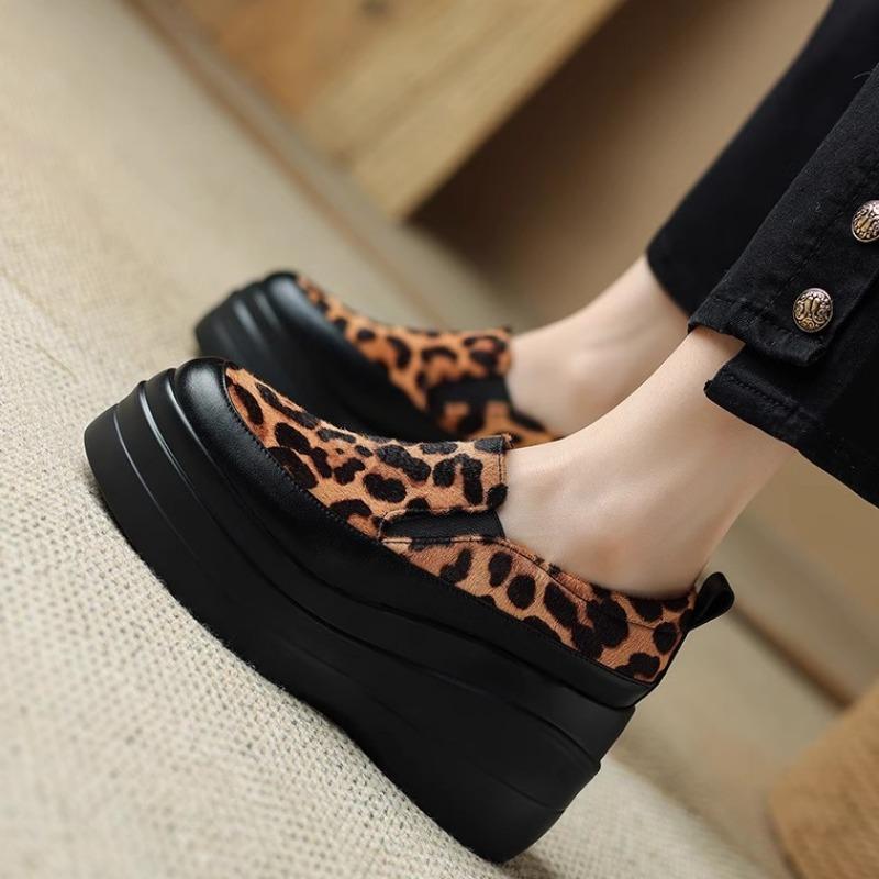 Fashion Ladies Shoes 2024 Hot Sale Loafers Women s High Heels Platform Casual Pumps Women Round Toe Slip on Wedges Shoes Female Zapatos 40 леопард друку кольору
Fashion Ladies Shoes 2024 Hot Sale Loafers Women s High Heels Platform Casual Pumps Women Round Toe Slip on Wedges Shoes Female Zapatos 40 леопард друку кольору