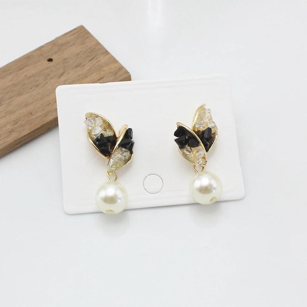 Crystal Butterfly Leaf Flower Imitation Pearl Stud Earring for Women Temperament Korean Trend Cute Wedding Zircon Girl Gift
Crystal Butterfly Leaf Flower Imitation Pearl Stud Earring for Women Temperament Korean Trend Cute Wedding Zircon Girl Gift