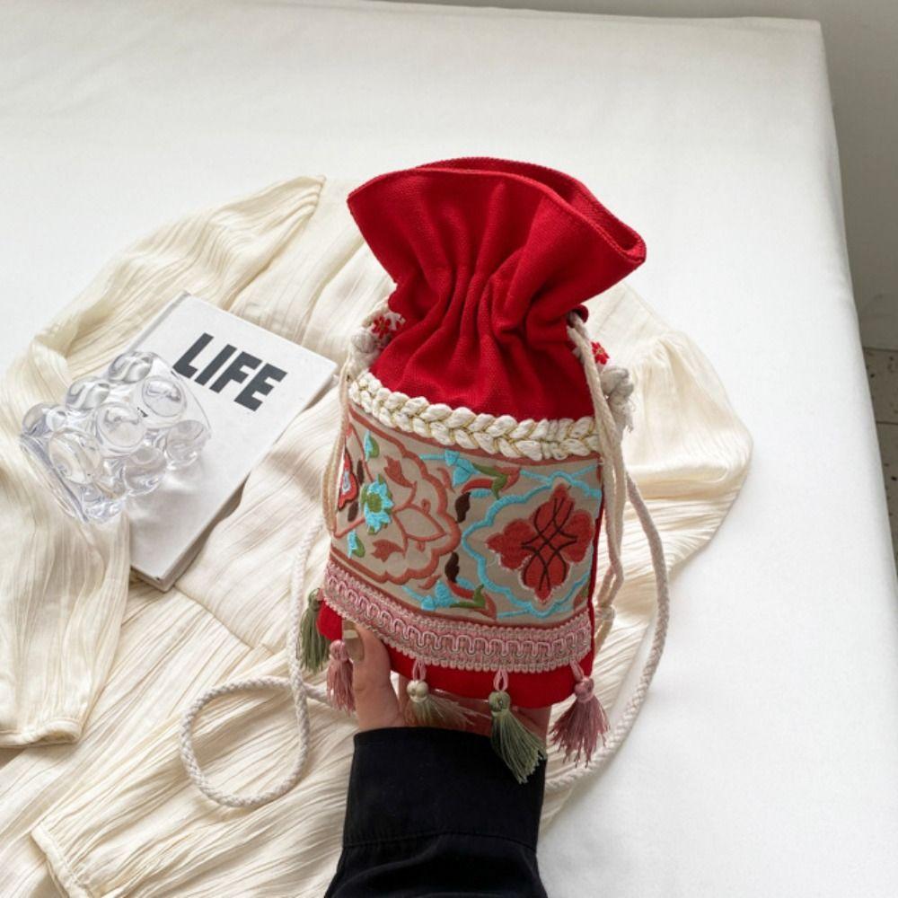 Canvas Ethnic Style Bucket Bag Tassel Retro Shoulder Bag Fashion Bohemian Crossbody Bag Female красный
Canvas Ethnic Style Bucket Bag Tassel Retro Shoulder Bag Fashion Bohemian Crossbody Bag Female красный