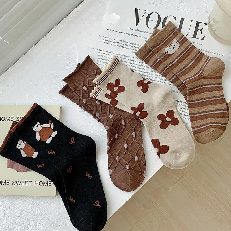 Women s Mid-length Socks, Autumn Retro Style Student Cotton Socks, Not Smelly Feet, Good-looking Student Socks 1 pair
Women s Mid-length Socks, Autumn Retro Style Student Cotton Socks, Not Smelly Feet, Good-looking Student Socks 1 pair