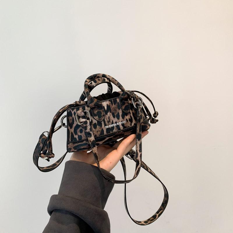 Khaki Brown Mini Crossbody Bag Women Designer Animal Print Leopard Leather Shoulder Bag Drawstring Handbag Sling Phone Purse коричневый
Khaki Brown Mini Crossbody Bag Women Designer Animal Print Leopard Leather Shoulder Bag Drawstring Handbag Sling Phone Purse коричневый