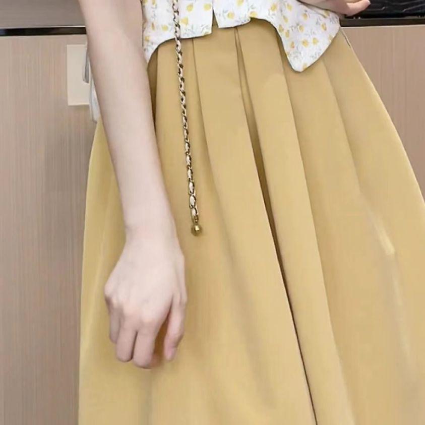 Chic Floral Print Top & High-Waisted A-Line Skirt Two-Piece Set - Ethnic Style Blouse Ensemble L (110-120 Jin)
Chic Floral Print Top & High-Waisted A-Line Skirt Two-Piece Set - Ethnic Style Blouse Ensemble L (110-120 Jin)