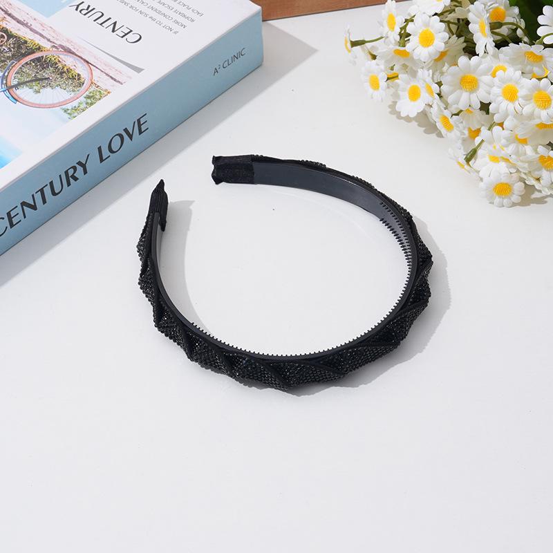 Блестящий ободок с бриллиантами: Элегантный, Нескользящий Аксессуар для Волос для Всех Возрастов
Блестящий ободок с бриллиантами: Элегантный, Нескользящий Аксессуар для Волос для Всех Возрастов