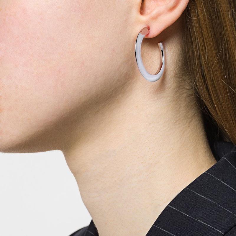 Mosquito coil disc earrings women s retro Hong Kong style autumn and winter new year ins style 925 silver needle circle earrings
Mosquito coil disc earrings women s retro Hong Kong style autumn and winter new year ins style 925 silver needle circle earrings