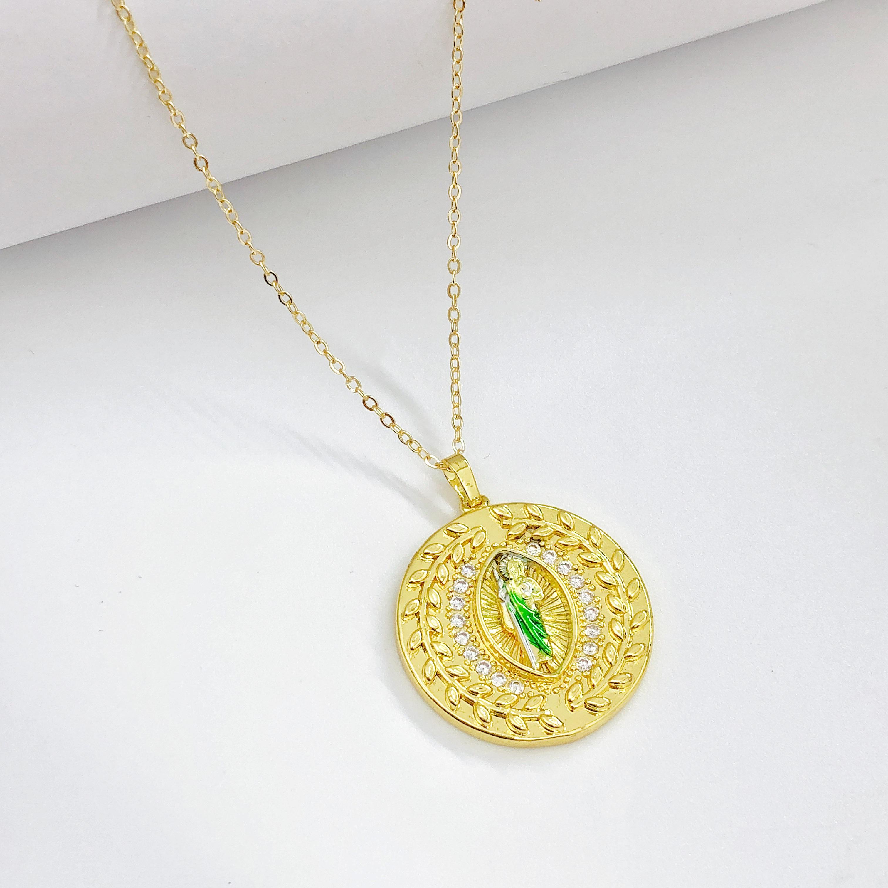 1 Piece Luxury Shiny Zircon St. Jude Virgin Mary Portrait Gold Color Necklace for Men Women Creative Religious Zircon Pendant
1 Piece Luxury Shiny Zircon St. Jude Virgin Mary Portrait Gold Color Necklace for Men Women Creative Religious Zircon Pendant
