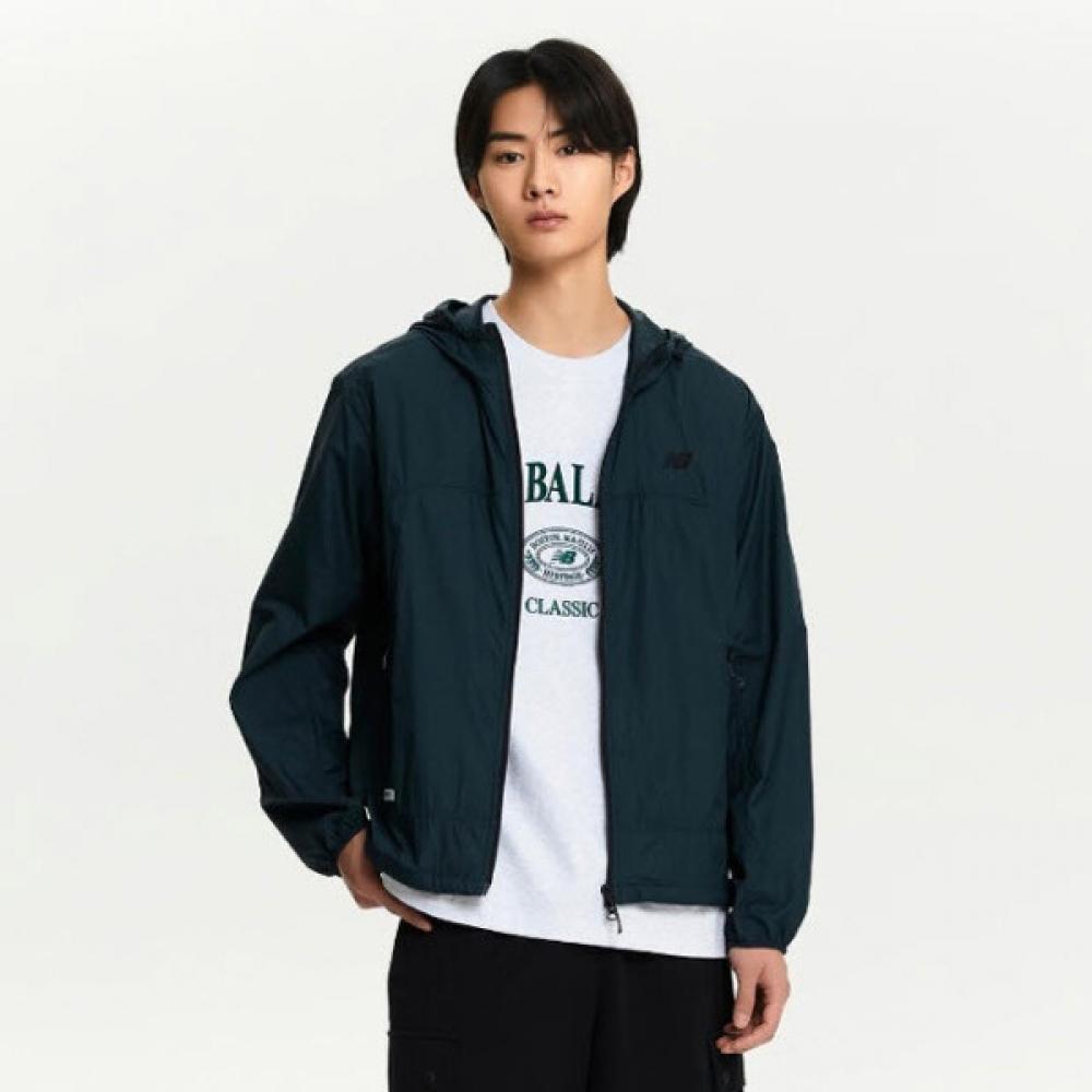 New Balance Windshield Nqj Nbnae21013 Bs Uni Essential Small Logo Lightweight Windshield 100
New Balance Windshield Nqj Nbnae21013 Bs Uni Essential Small Logo Lightweight Windshield 100