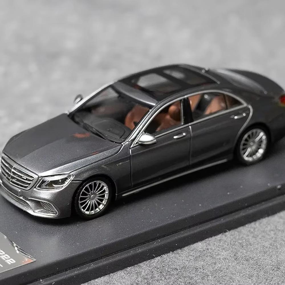KING MODEL 1:64 S65 W222 Black Color Dieacast Model Car
KING MODEL 1:64 S65 W222 Black Color Dieacast Model Car