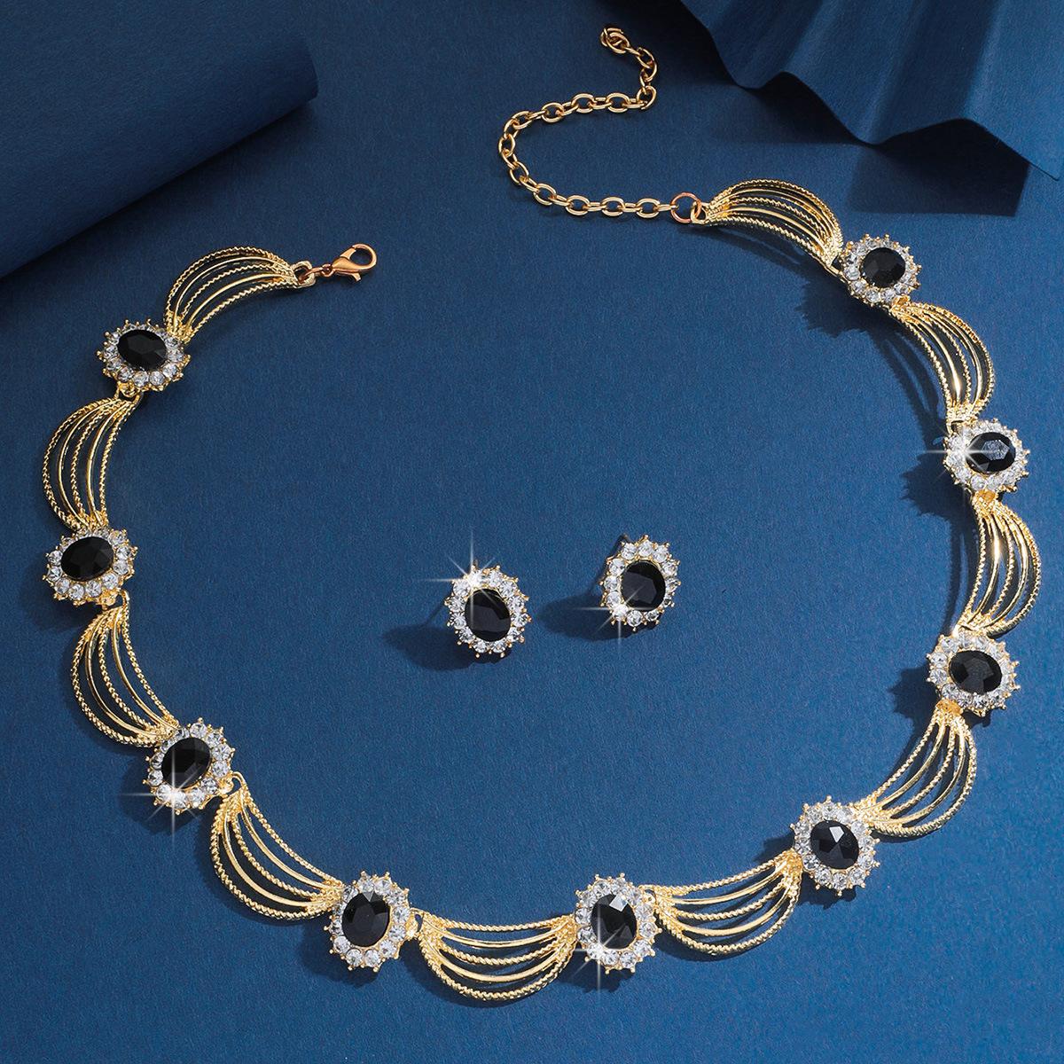 Модный комплект ювелирных изделий ожерелье серьги для женщин дамы чёрный
Модный комплект ювелирных изделий ожерелье серьги для женщин дамы чёрный