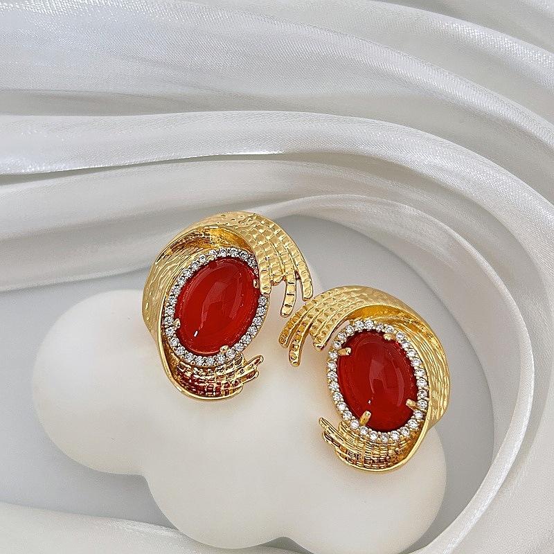 Retro Court Style Zircon Stud Earrings Light Luxury Fashion Trend Hong Kong Style Temperament Stud Earrings Unique Personality Earrings Women
Retro Court Style Zircon Stud Earrings Light Luxury Fashion Trend Hong Kong Style Temperament Stud Earrings Unique Personality Earrings Women