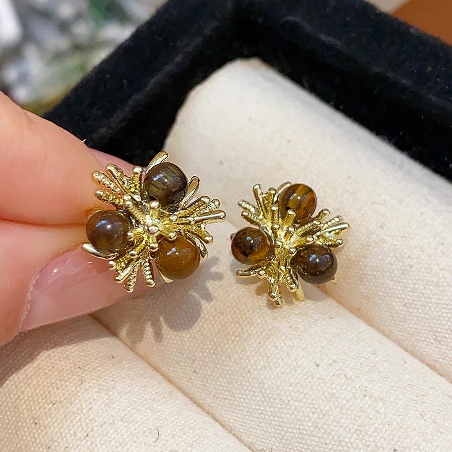 Елегантні сережки-гвоздики з тигрового ока 2026 року - Ретро-розкіш для жінок
Елегантні сережки-гвоздики з тигрового ока 2026 року - Ретро-розкіш для жінок