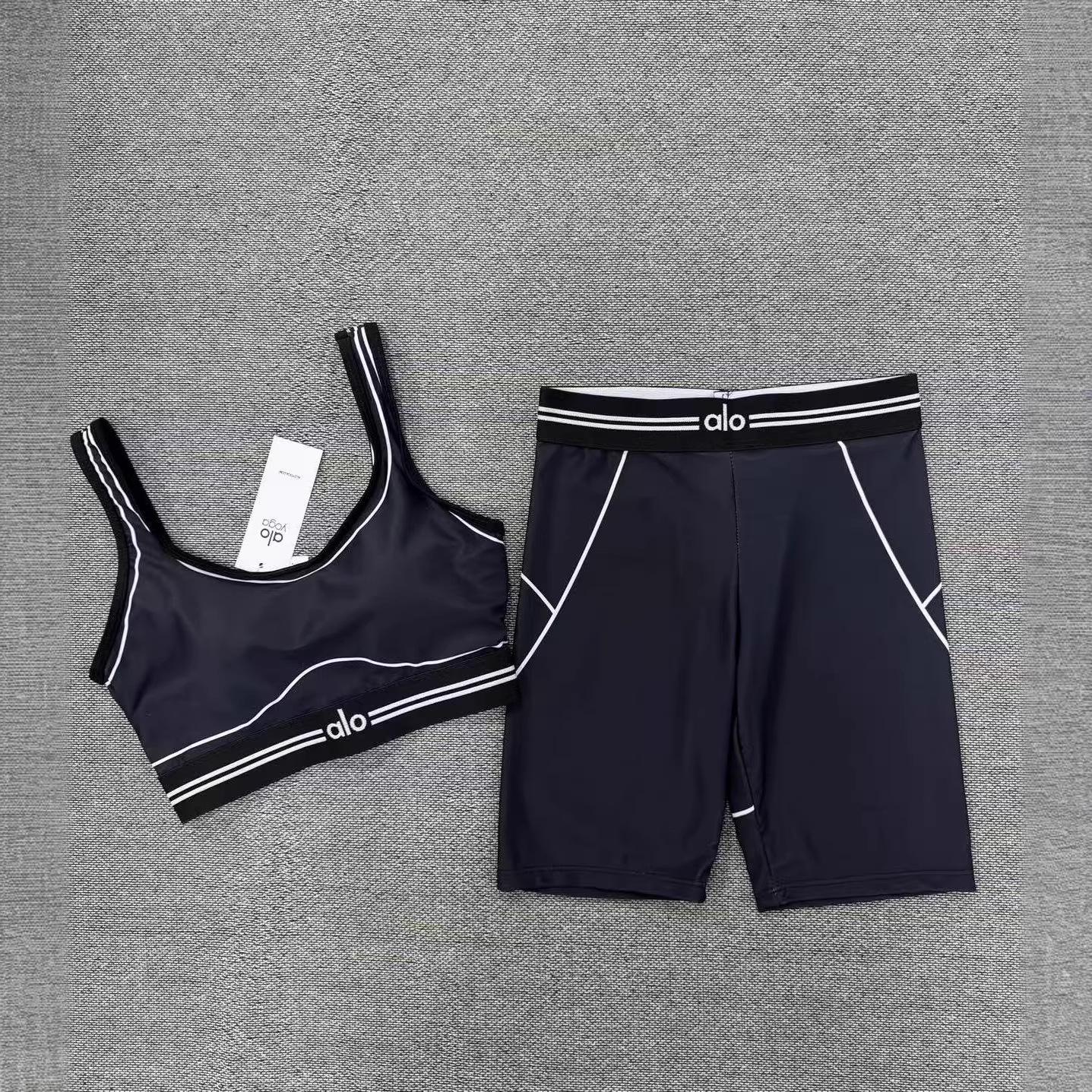 Alo Vest & Three-Quarter Pants Set - High Elasticity, Quick-Drying European & American Sports Fashion S
Alo Vest & Three-Quarter Pants Set - High Elasticity, Quick-Drying European & American Sports Fashion S
