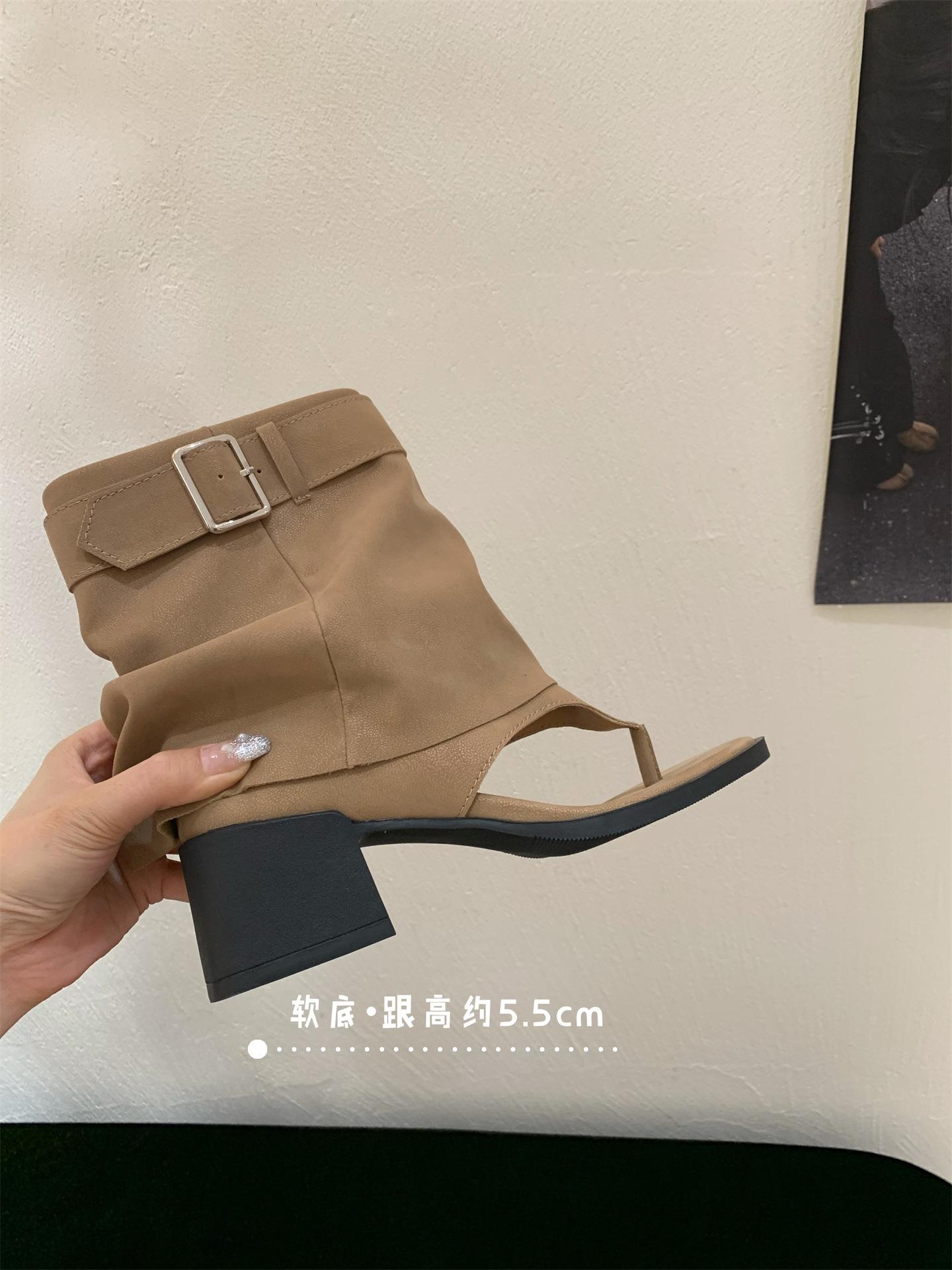 Thick heel toe cool boots women s 2025 summer new French hollow high heel short boots inner height increase short tube Roman sandals 39
Thick heel toe cool boots women s 2025 summer new French hollow high heel short boots inner height increase short tube Roman sandals 39