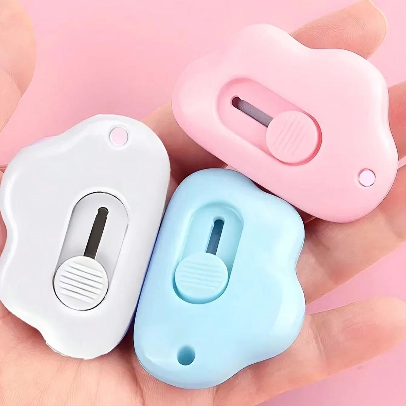 1/2/3Pcs Mini Pocket Cloud Art Utility Knife Paper Cutter Craft Wrapping Refillable Blade School Office Stationery Supplies
1/2/3Pcs Mini Pocket Cloud Art Utility Knife Paper Cutter Craft Wrapping Refillable Blade School Office Stationery Supplies