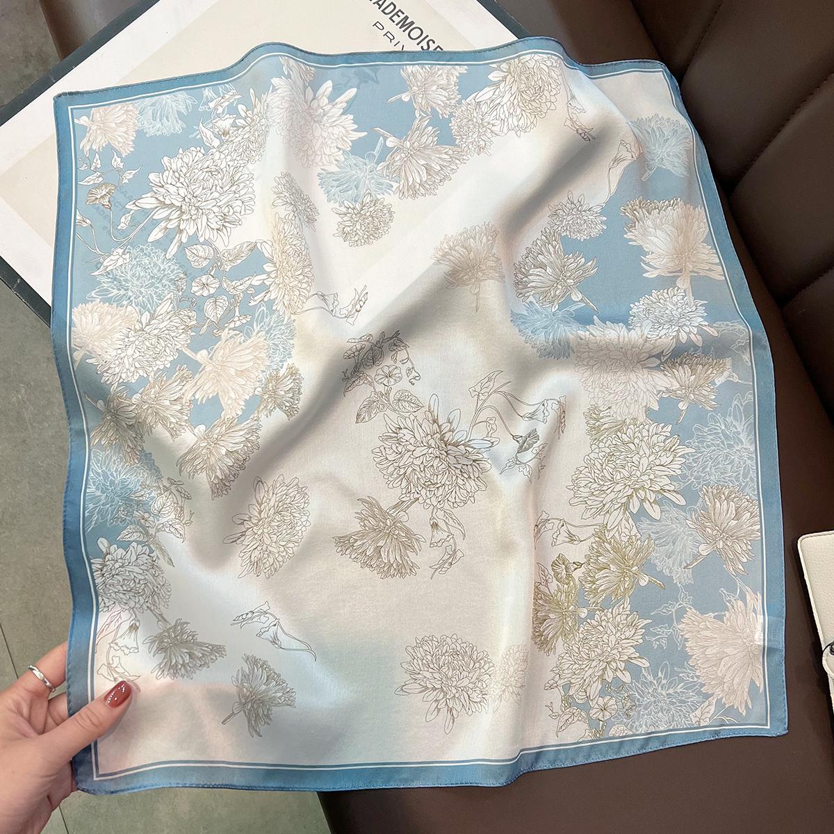 Элегантный синий шелковый шарф с пионами женский весенне-летний тонкий маленький квадратный шарф 100% шелк тутового дерева повязка на сумку аксессуары для волос 53cm
Элегантный синий шелковый шарф с пионами женский весенне-летний тонкий маленький квадратный шарф 100% шелк тутового дерева повязка на сумку аксессуары для волос 53cm