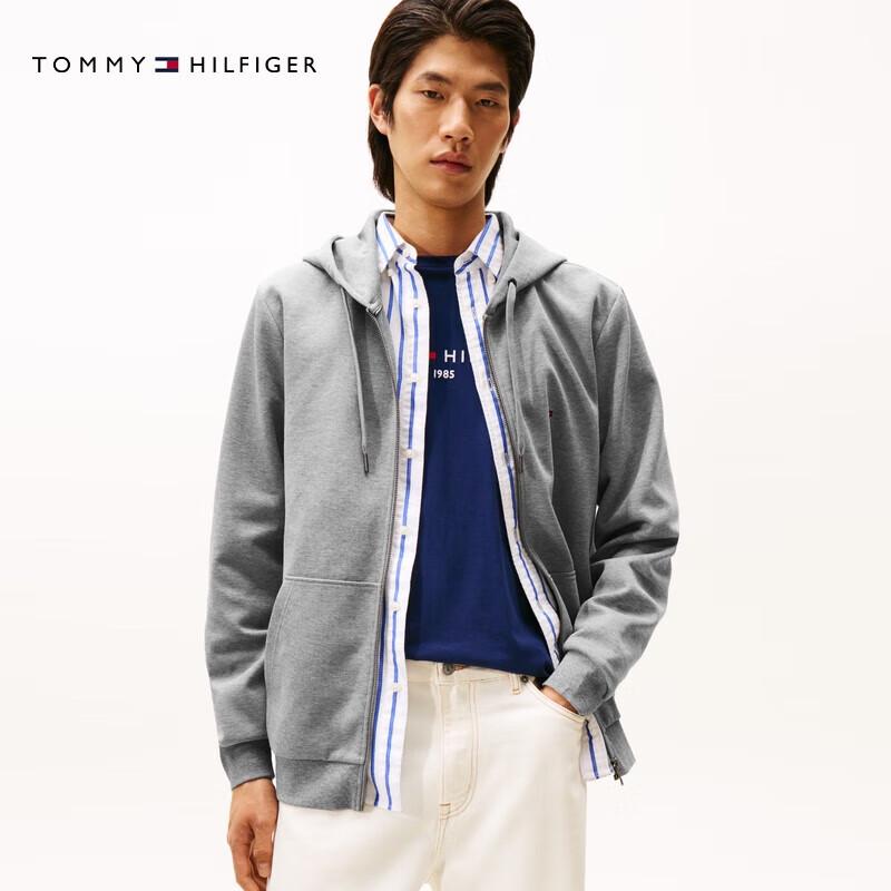 Tommy Hilfiger Men s Classic Embroidered Logo Hooded Full-Zip Sweatshirt L
Tommy Hilfiger Men s Classic Embroidered Logo Hooded Full-Zip Sweatshirt L