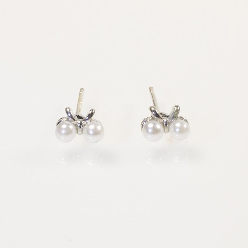 S925 silver needle stud earrings, small and simple design, bow stud earrings, short hair temperament pearl earrings срібний
S925 silver needle stud earrings, small and simple design, bow stud earrings, short hair temperament pearl earrings срібний