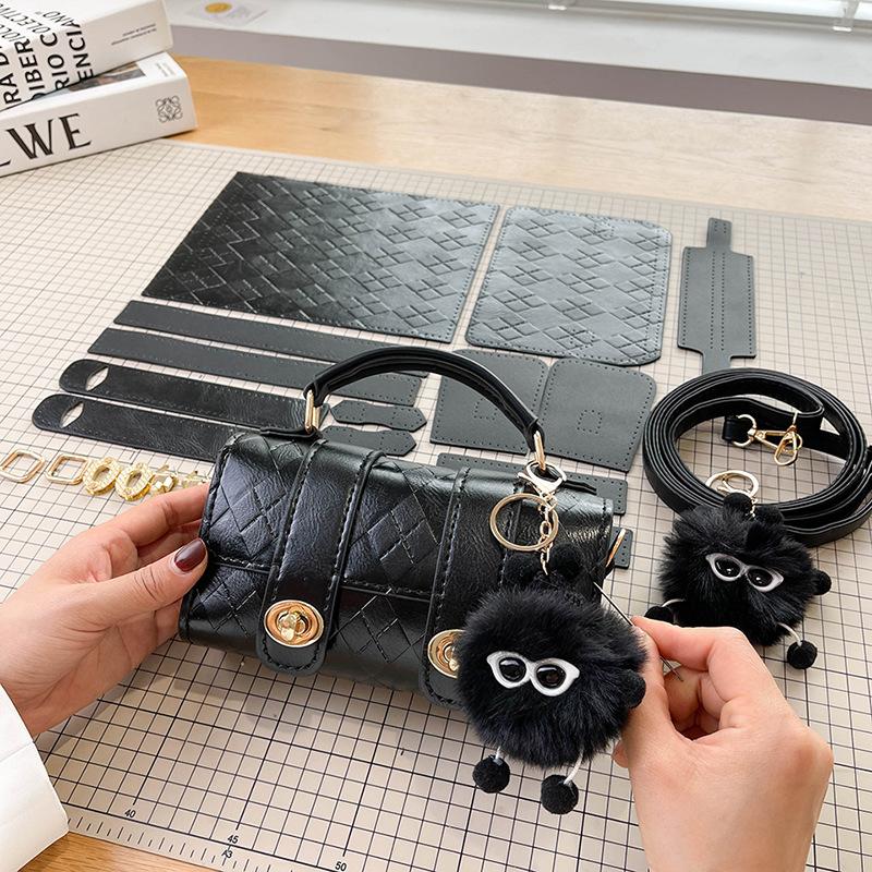 PU Leather Crossbody Bag Making Kit DIY Knitting Crochet Shoulder Bags Material for Handmade Handbags Purse Sewing Accessories чорний
PU Leather Crossbody Bag Making Kit DIY Knitting Crochet Shoulder Bags Material for Handmade Handbags Purse Sewing Accessories чорний