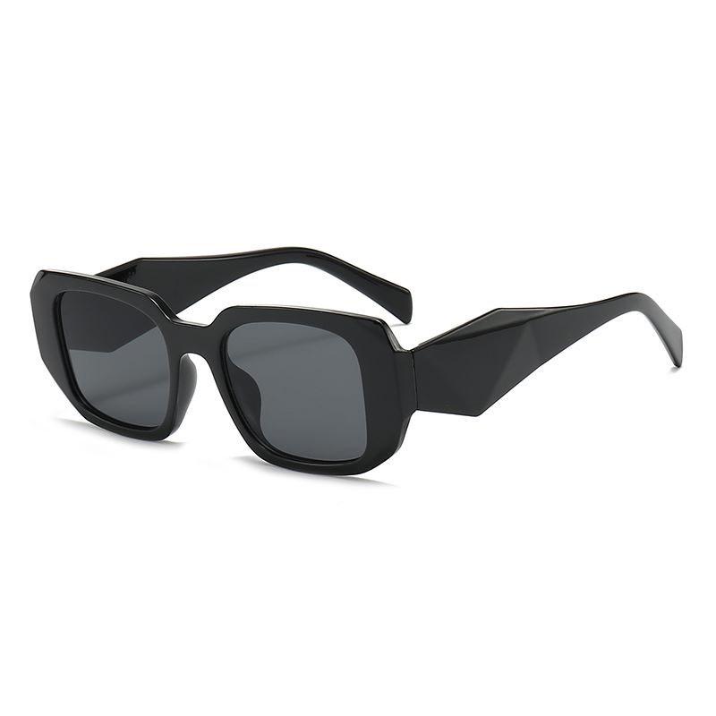 New European And American Fashion Wide-Leg Irregular Personality Street Style Catwalk Driving Sunglasses 418
New European And American Fashion Wide-Leg Irregular Personality Street Style Catwalk Driving Sunglasses 418