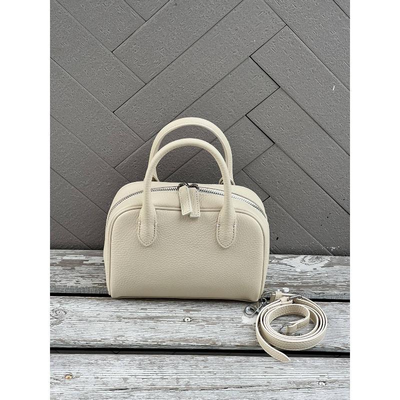 Сумка-подушка Boston из натуральной кожи первого слоя, модная сумка через плечо на одно плечо для женщин 20x6x14cm белый
Сумка-подушка Boston из натуральной кожи первого слоя, модная сумка через плечо на одно плечо для женщин 20x6x14cm белый