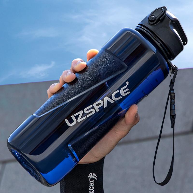 Спортивная бутылка для воды, не содержащая BPA, пластиковые бутылки для воды с герметичной откидной крышкой, легкая раскладушка, модная индивидуальность 
Спортивная бутылка для воды, не содержащая BPA, пластиковые бутылки для воды с герметичной откидной крышкой, легкая раскладушка, модная индивидуальность